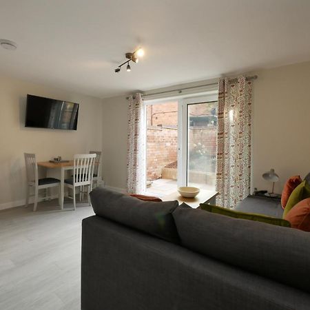 Апартаменти Crewe Short Lets 8 Victoria Court, Крю Екстер'єр фото